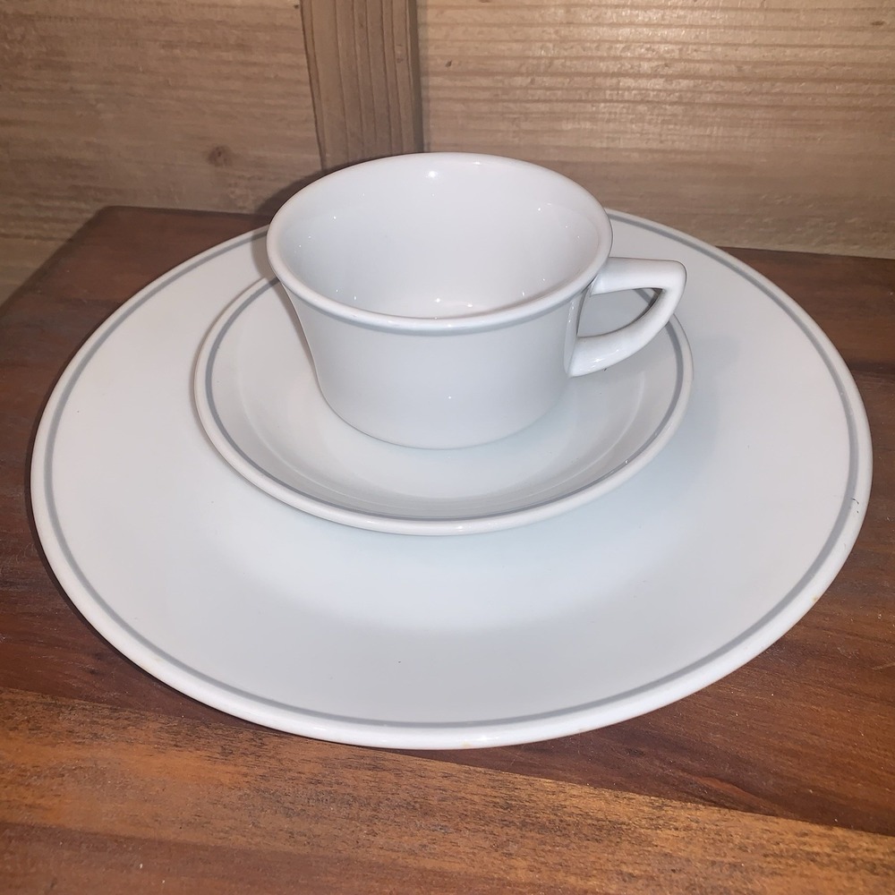 3 Piece set of Braniff International First Class Service Dinner Plate Cup Saucer